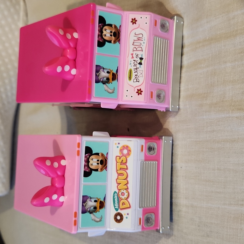 Minnie's Bows Trucks